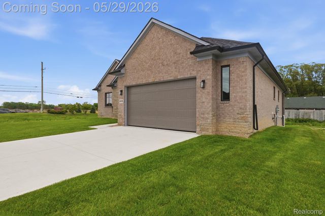 50976 Remar Farms Dr, Macomb Township, MI 48042