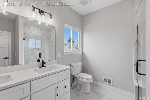 50976 Remar Farms Dr, Macomb Township, MI 48042