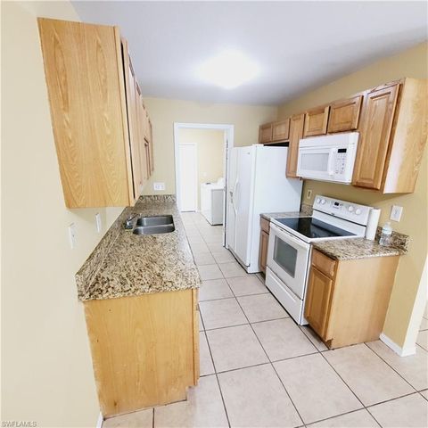 1104 Bermar ST, Fort Myers, FL 33913