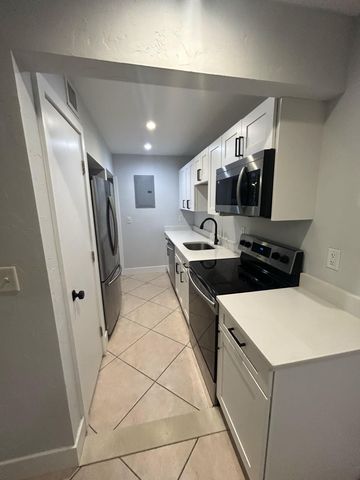 820 N Victoria Park Road 5, Fort Lauderdale, FL 33304