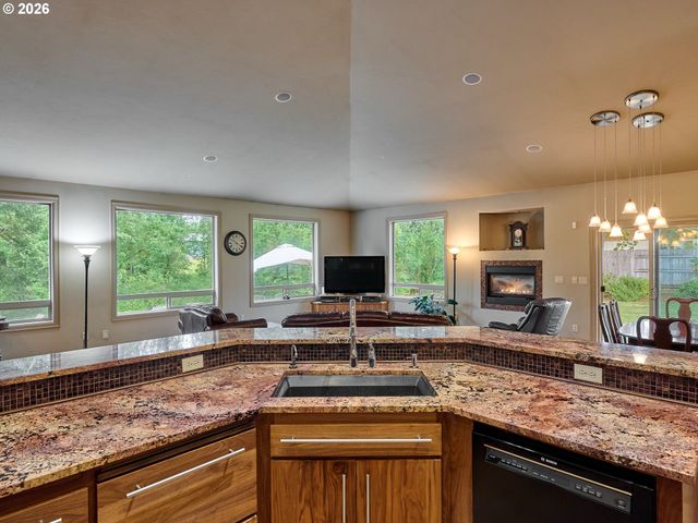 15729 BLUE HERON Way Ne, Silverton, OR 97381