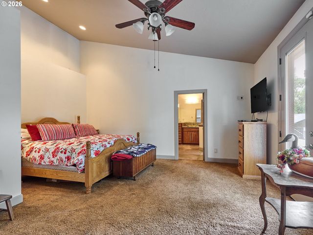 15729 BLUE HERON Way Ne, Silverton, OR 97381