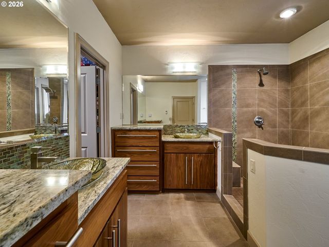15729 BLUE HERON Way Ne, Silverton, OR 97381