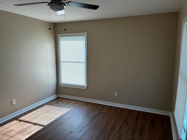 319 E Holley Street, Mesquite, TX 75149