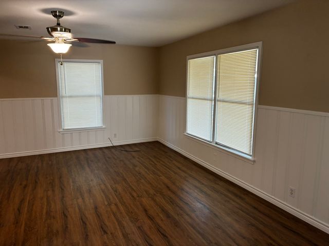 319 E Holley Street, Mesquite, TX 75149