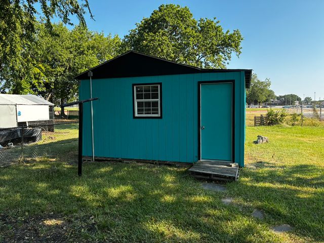 319 E Holley Street, Mesquite, TX 75149