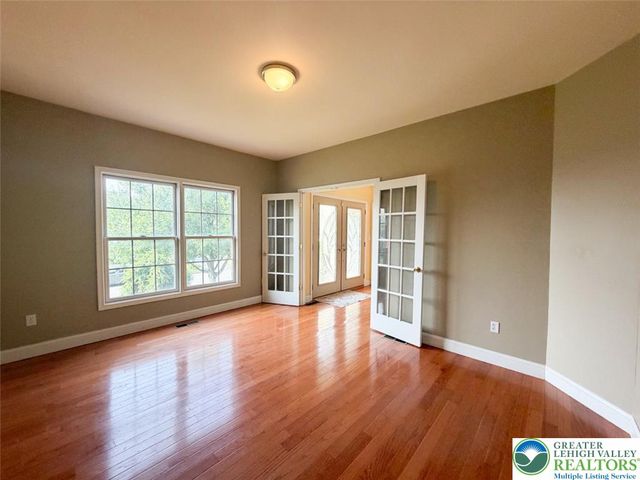 448 East Beil Avenue, Upper Nazareth Twp, PA 18064