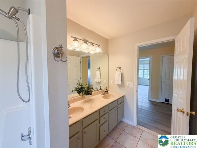 448 East Beil Avenue, Upper Nazareth Twp, PA 18064