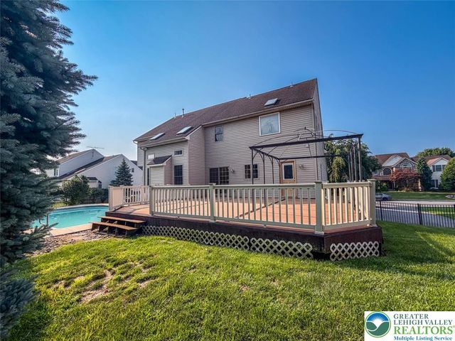 448 East Beil Avenue, Upper Nazareth Twp, PA 18064