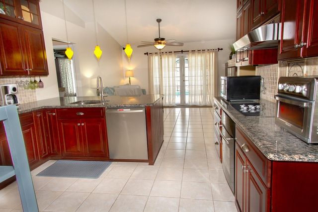 936 GALLITON WAY, Palm Harbor, FL 34684