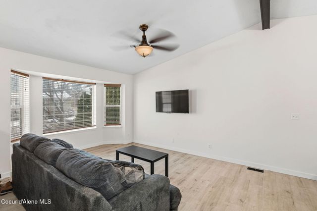 2020 N STAGECOACH DR, Post Falls, ID 83854