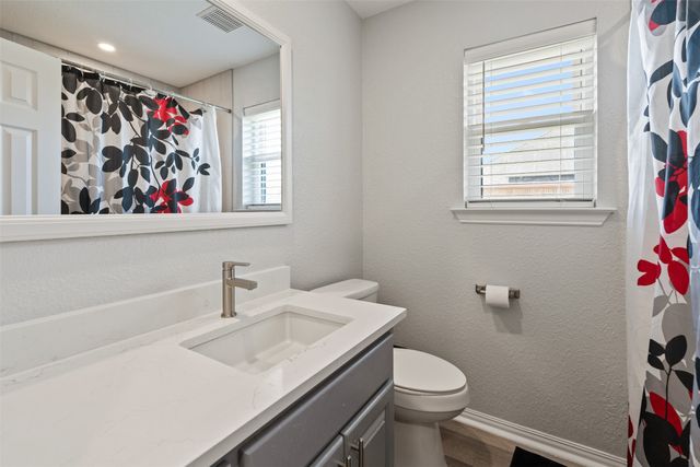 306 E Pine Street, Mabank, TX 75147