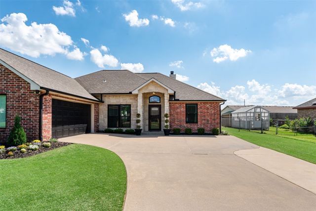 306 E Pine Street, Mabank, TX 75147