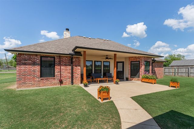 306 E Pine Street, Mabank, TX 75147