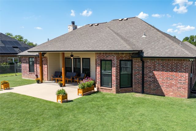 306 E Pine Street, Mabank, TX 75147