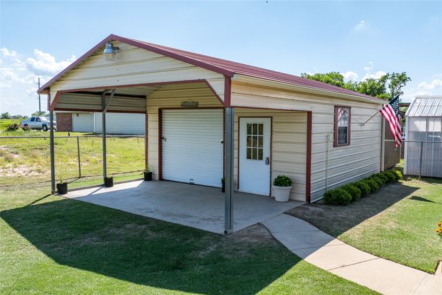 306 E Pine Street, Mabank, TX 75147
