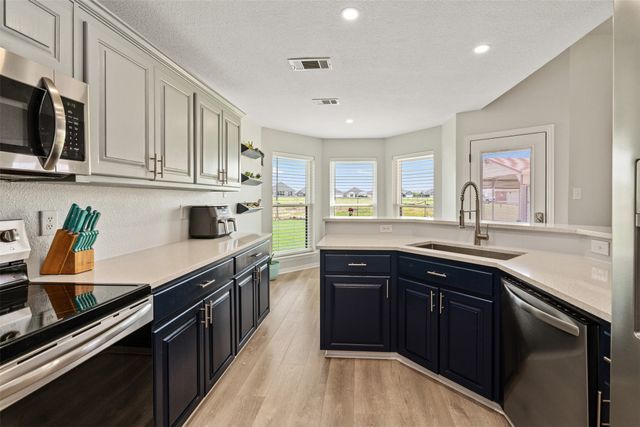 306 E Pine Street, Mabank, TX 75147