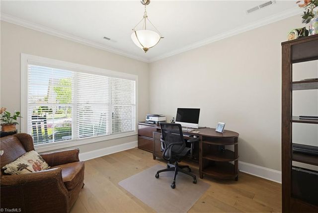 5242 Shoal Creek Lane, Winston-salem, NC 27106