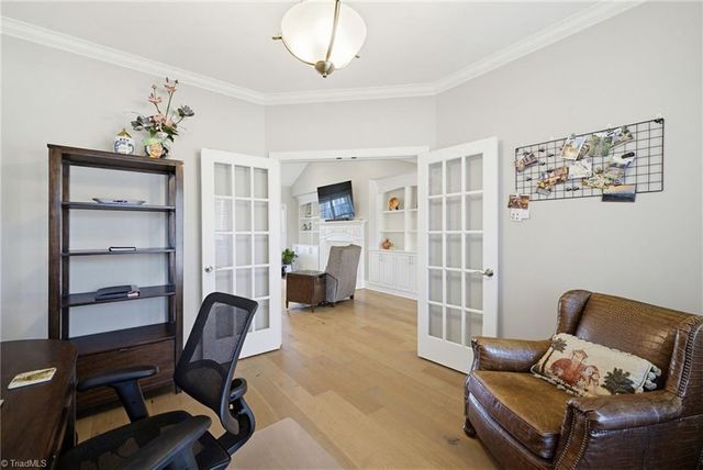 5242 Shoal Creek Lane, Winston-salem, NC 27106