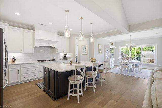 5242 Shoal Creek Lane, Winston-salem, NC 27106