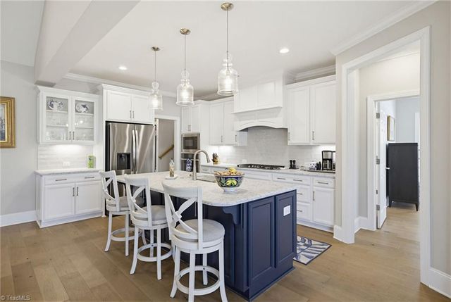 5242 Shoal Creek Lane, Winston-salem, NC 27106