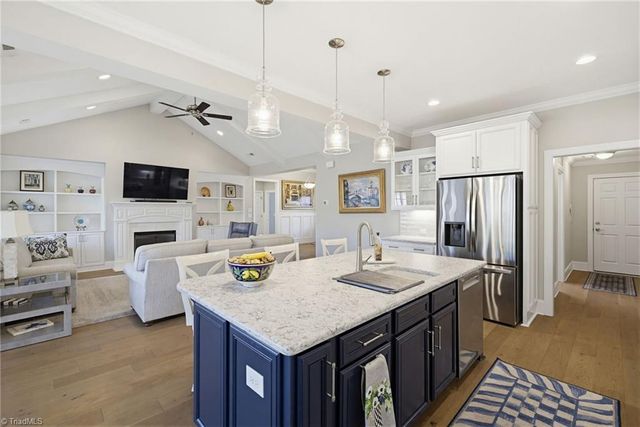 5242 Shoal Creek Lane, Winston-salem, NC 27106