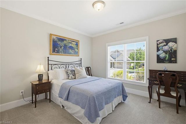 5242 Shoal Creek Lane, Winston-salem, NC 27106