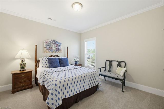 5242 Shoal Creek Lane, Winston-salem, NC 27106