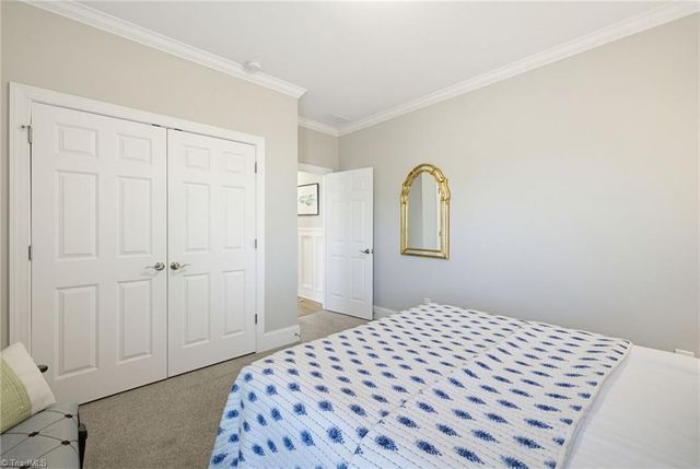 5242 Shoal Creek Lane, Winston-salem, NC 27106