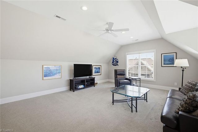 5242 Shoal Creek Lane, Winston-salem, NC 27106