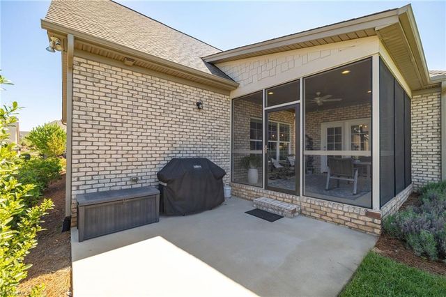 5242 Shoal Creek Lane, Winston-salem, NC 27106