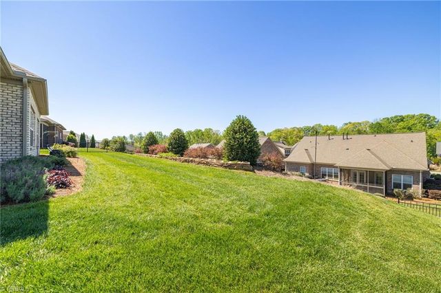 5242 Shoal Creek Lane, Winston-salem, NC 27106