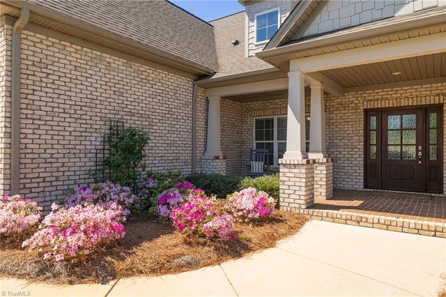 5242 Shoal Creek Lane, Winston-salem, NC 27106