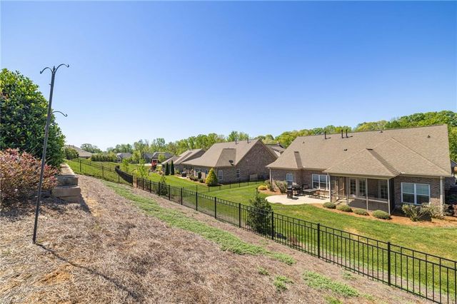 5242 Shoal Creek Lane, Winston-salem, NC 27106