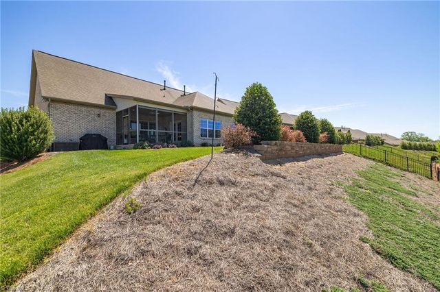 5242 Shoal Creek Lane, Winston-salem, NC 27106