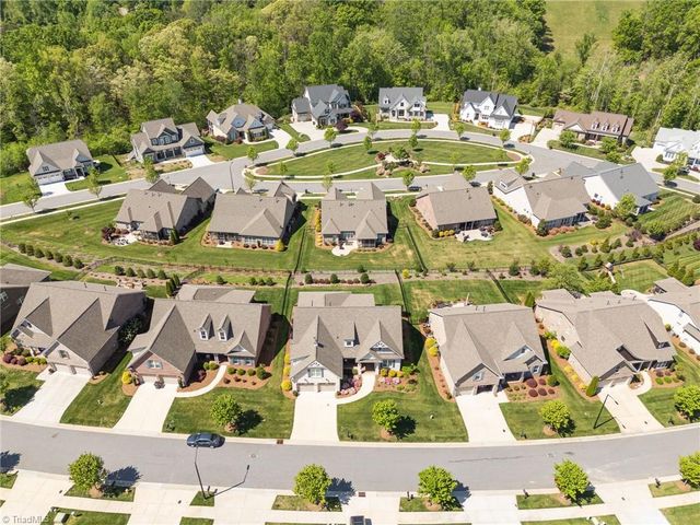 5242 Shoal Creek Lane, Winston-salem, NC 27106