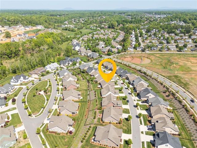 5242 Shoal Creek Lane, Winston-salem, NC 27106