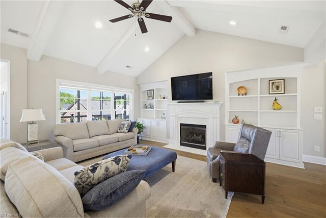 5242 Shoal Creek Lane, Winston-salem, NC 27106