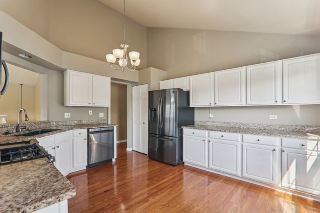 134 Arboretum Drive 134, Lombard, IL 60148