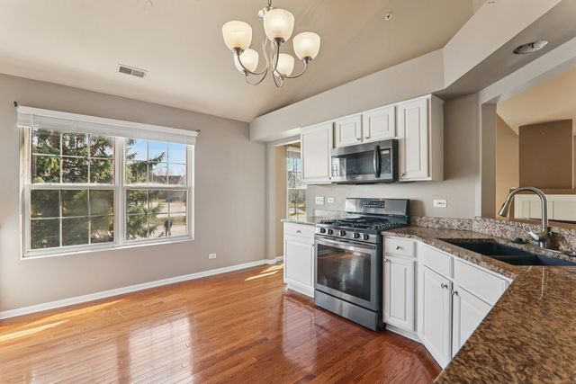 134 Arboretum Drive 134, Lombard, IL 60148