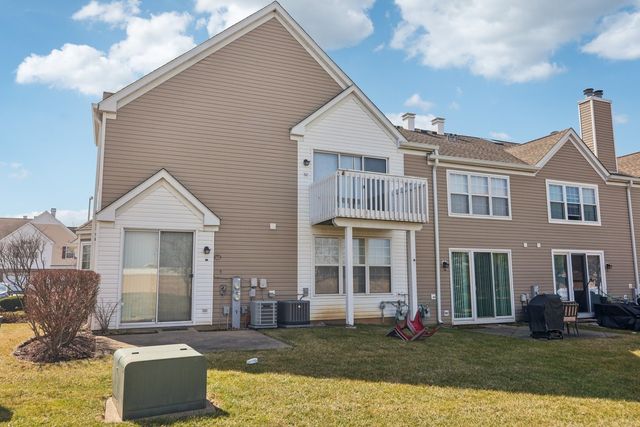 134 Arboretum Drive 134, Lombard, IL 60148