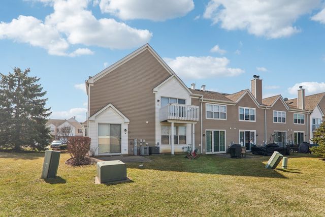 134 Arboretum Drive 134, Lombard, IL 60148