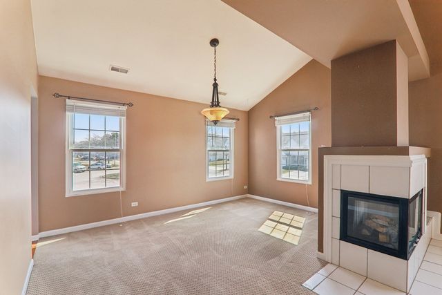 134 Arboretum Drive 134, Lombard, IL 60148