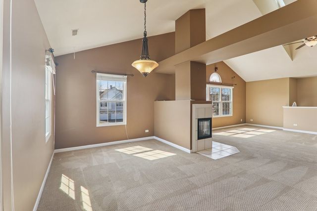 134 Arboretum Drive 134, Lombard, IL 60148