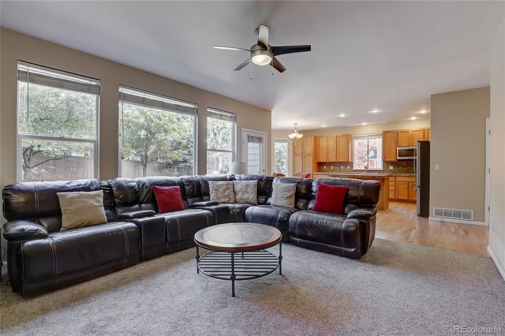 Image 10 of property listing at 3242 Windridge Circle, Highlands Ranch, CO 80126