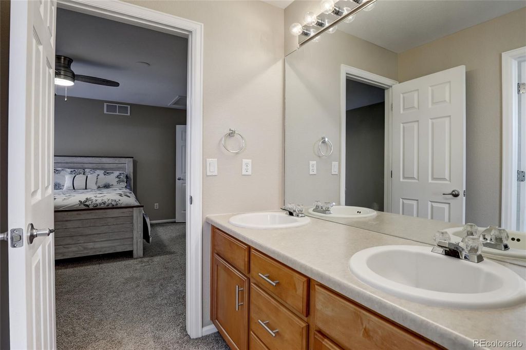 Image 18 of property listing at 3242 Windridge Circle, Highlands Ranch, CO 80126