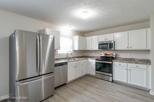 3024 Mary Crest Dr, Shelbyville, KY 40065