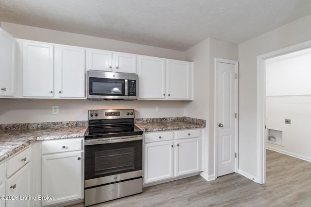 3024 Mary Crest Dr, Shelbyville, KY 40065