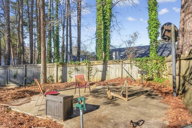 155 Clubhouse NW Drive, Kennesaw, GA 30144