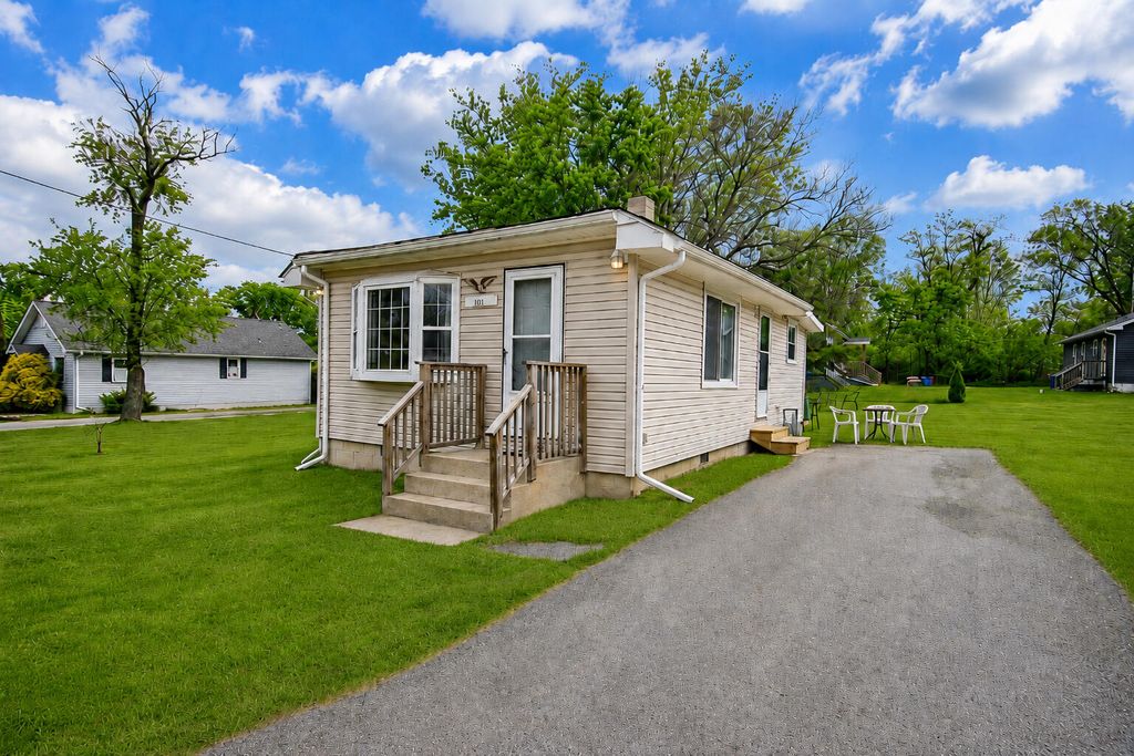 13331 Lemoore Street, Cedar Lake, IN 46303